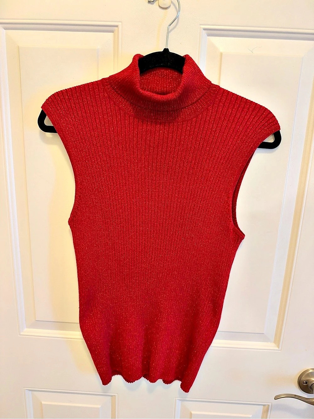 Cable & Gauge Metallic Sleeveless Turtleneck Sweater Red Medium